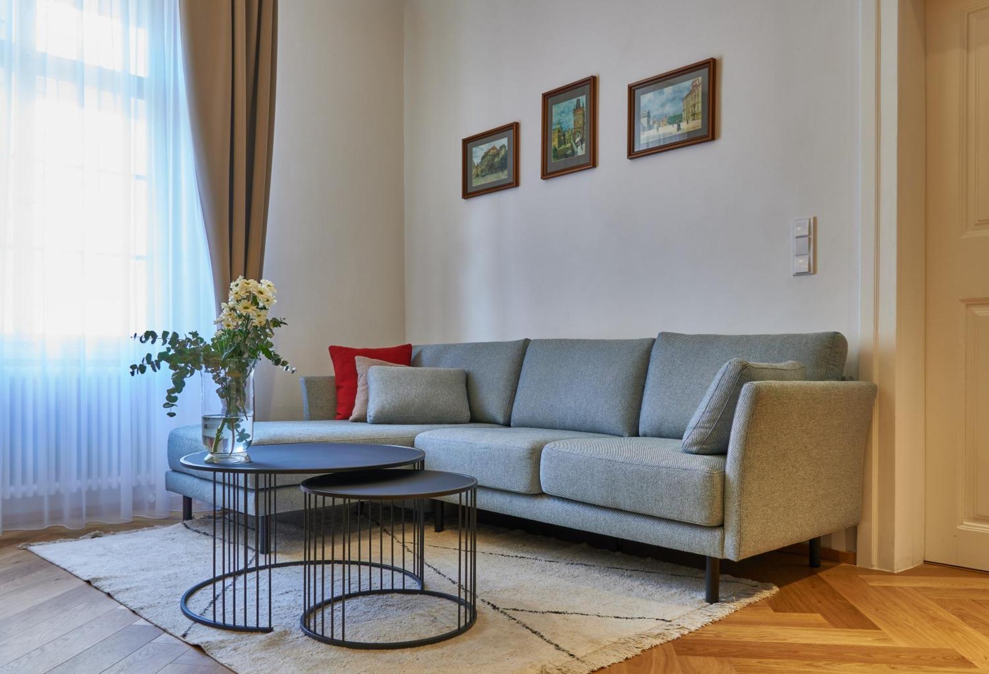 Three Golden Crowns Apartments 3* Prag