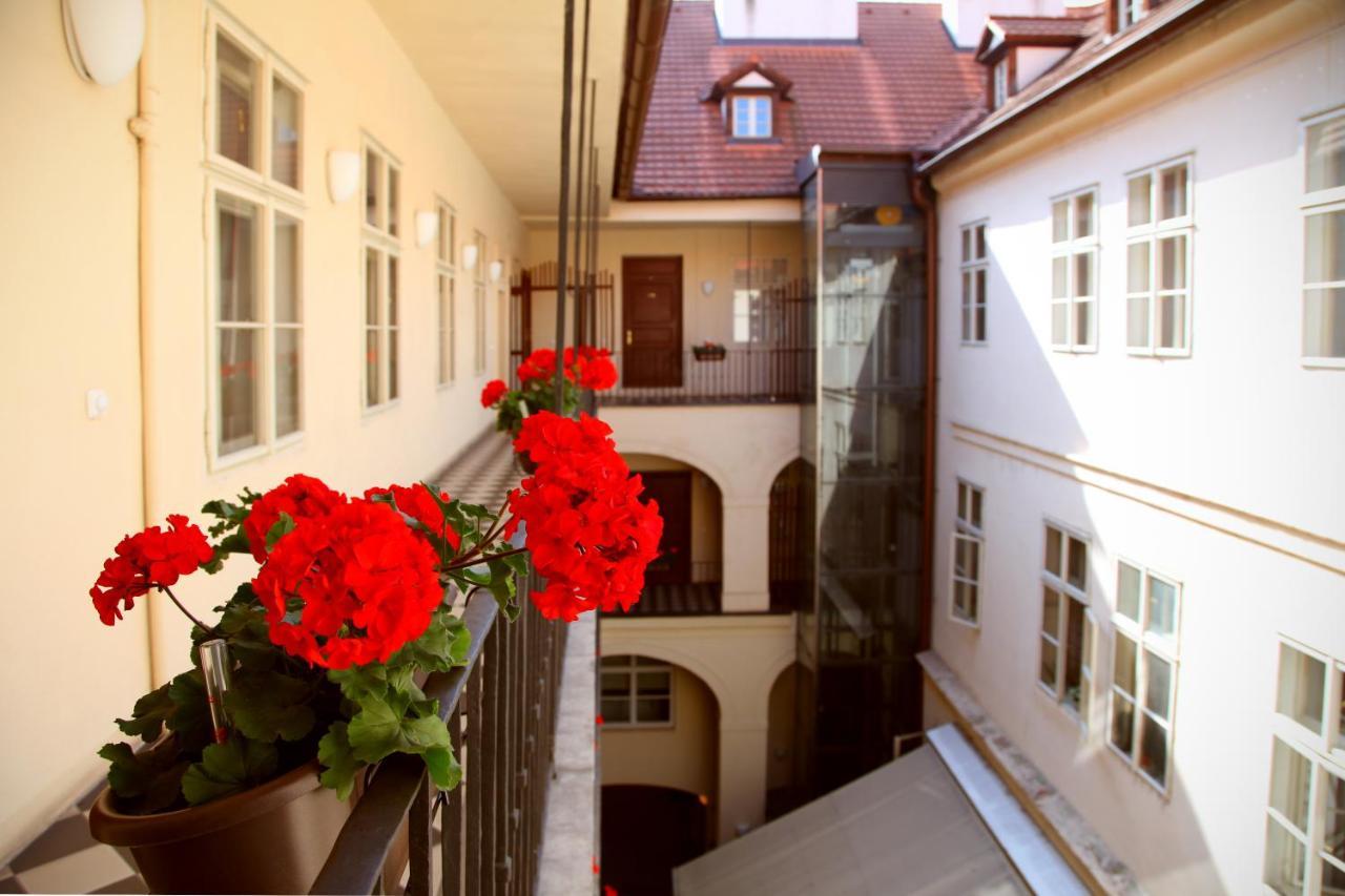 Aparthotel Three Golden Crowns Apartments Prag