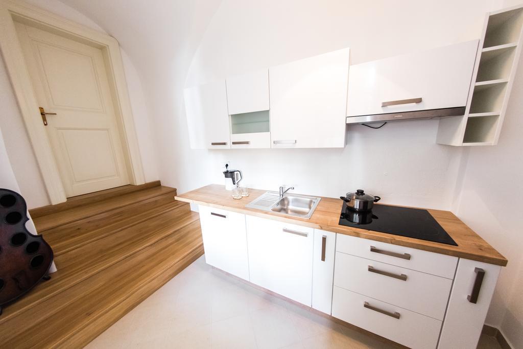 Three Golden Crowns Apartments Aparthotel Prag